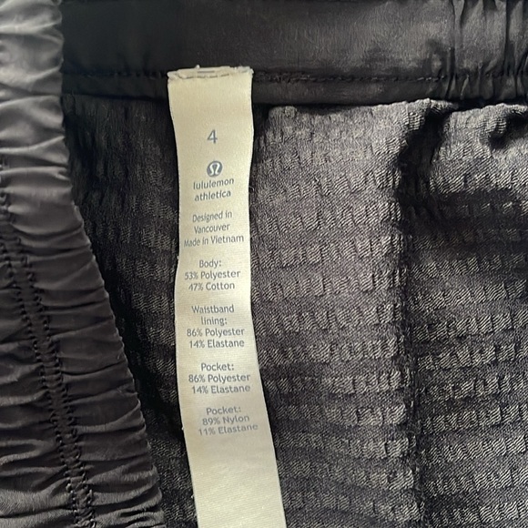 Lululemon Athletica Shorts Size 4 - Picture 6 of 6